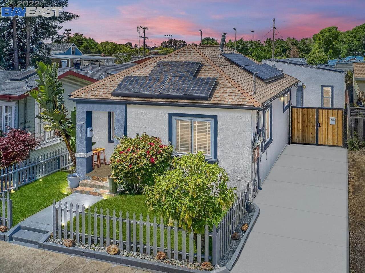 3221 Lorenzo Ave - Photo 1