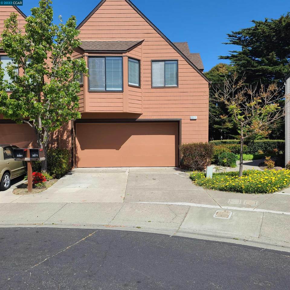3371 Southridge Dr - Photo 1