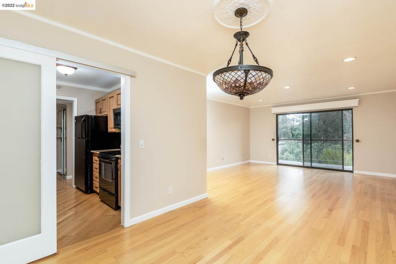 360 Civic Dr 401 - Photo 1