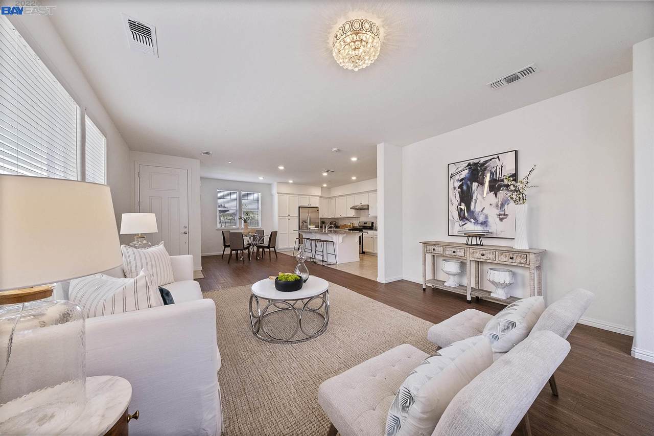 2648 Admiral Circle - Photo 1