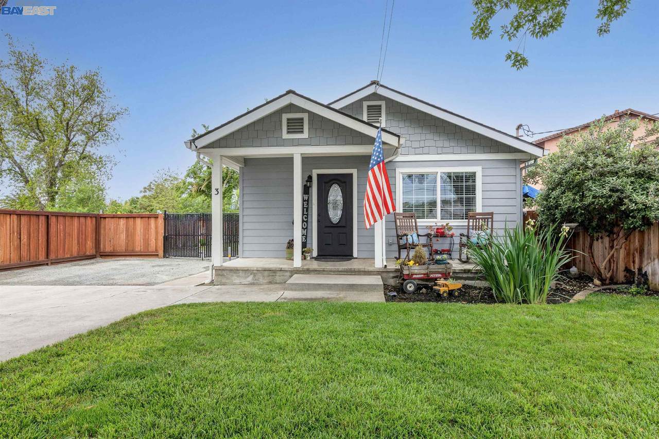 3 Almond St - Photo 1