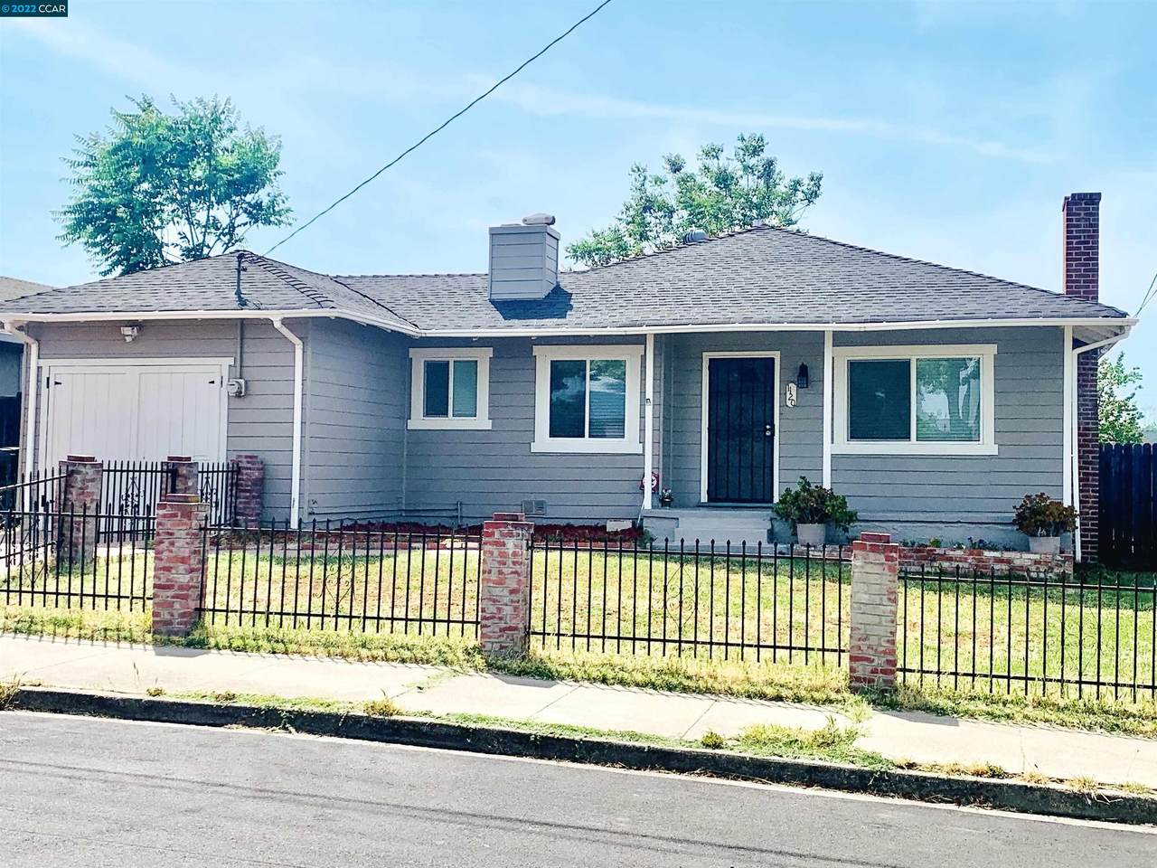 1120 Klengel St - Photo 1