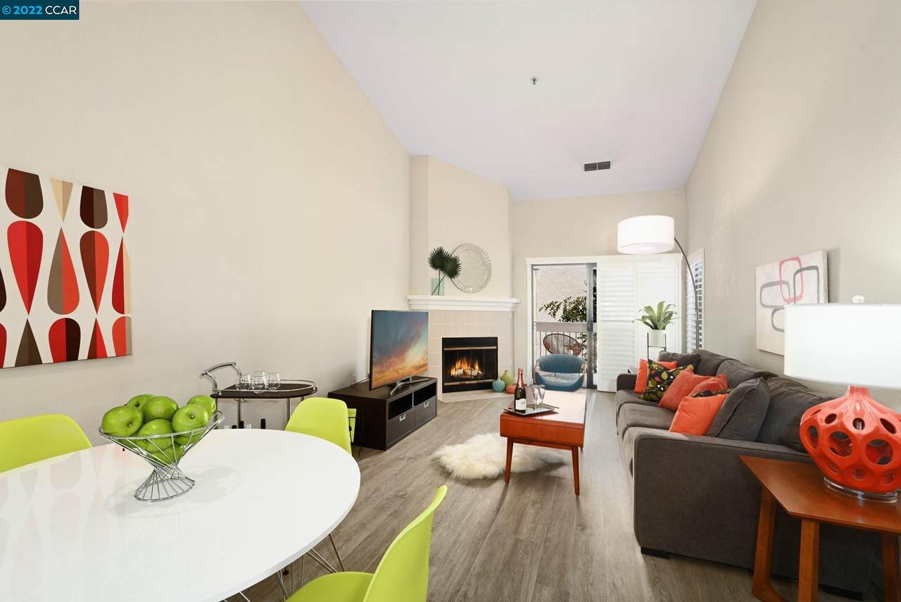 1131 Villa Way - Photo 1