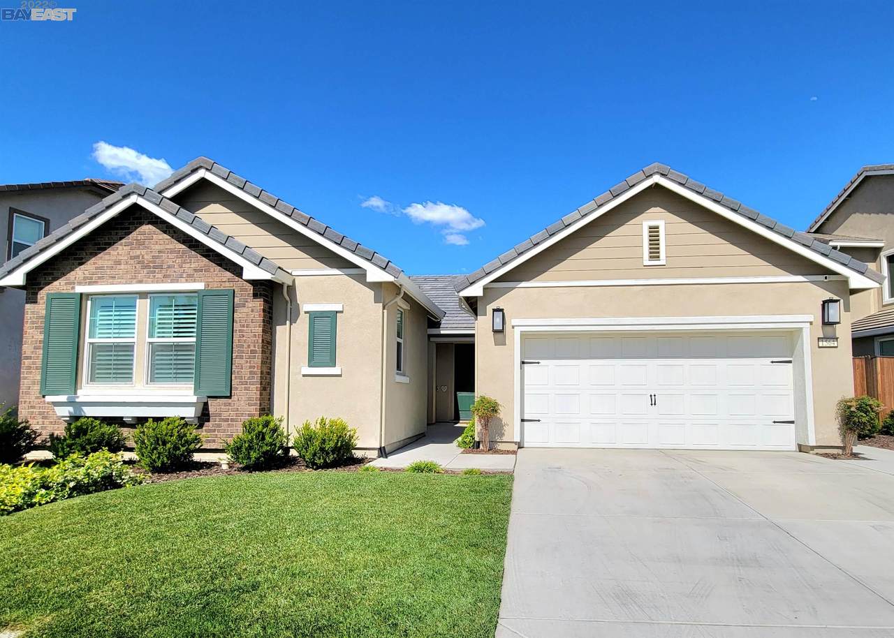 1564 Oleander Ave - Photo 1