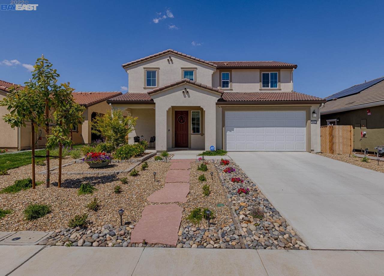 661 Longmont Dr - Photo 1