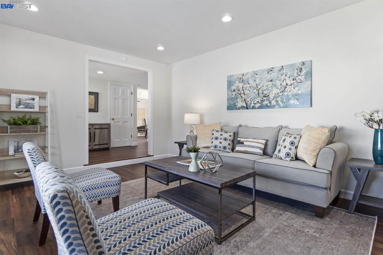 35201 Cornish Dr - Photo 1