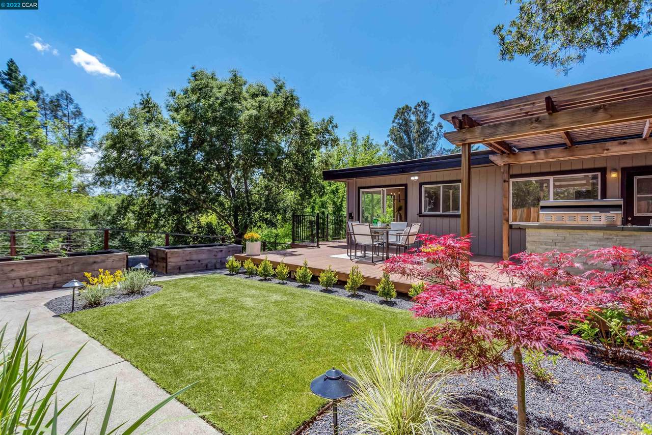 1092 Orchard Rd - Photo 1