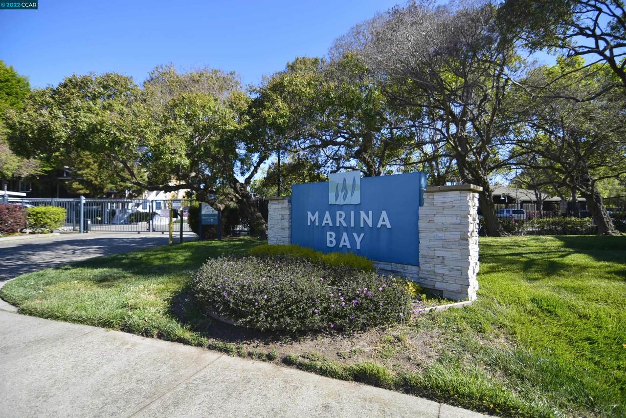 205 Bayside Ct - Photo 1