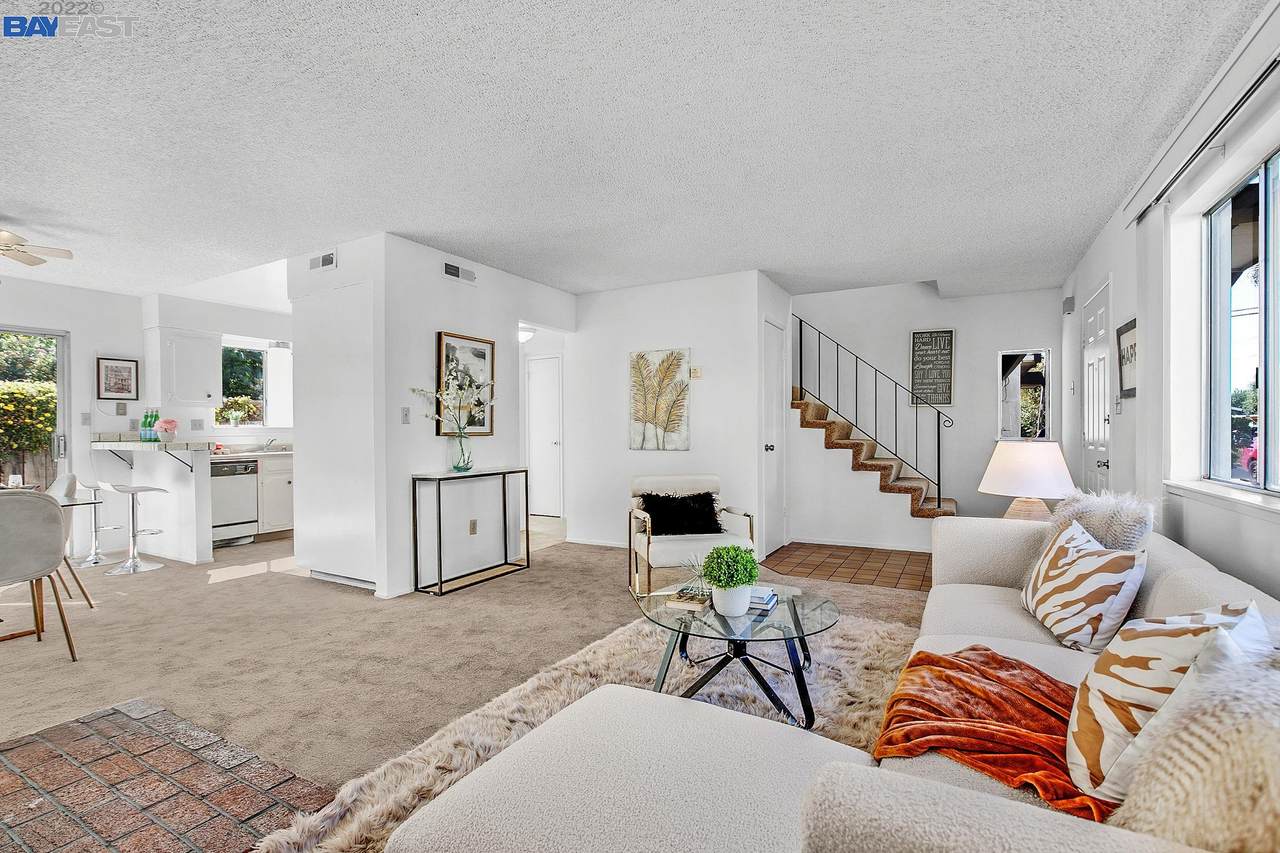 203 Poplar Ave - Photo 1