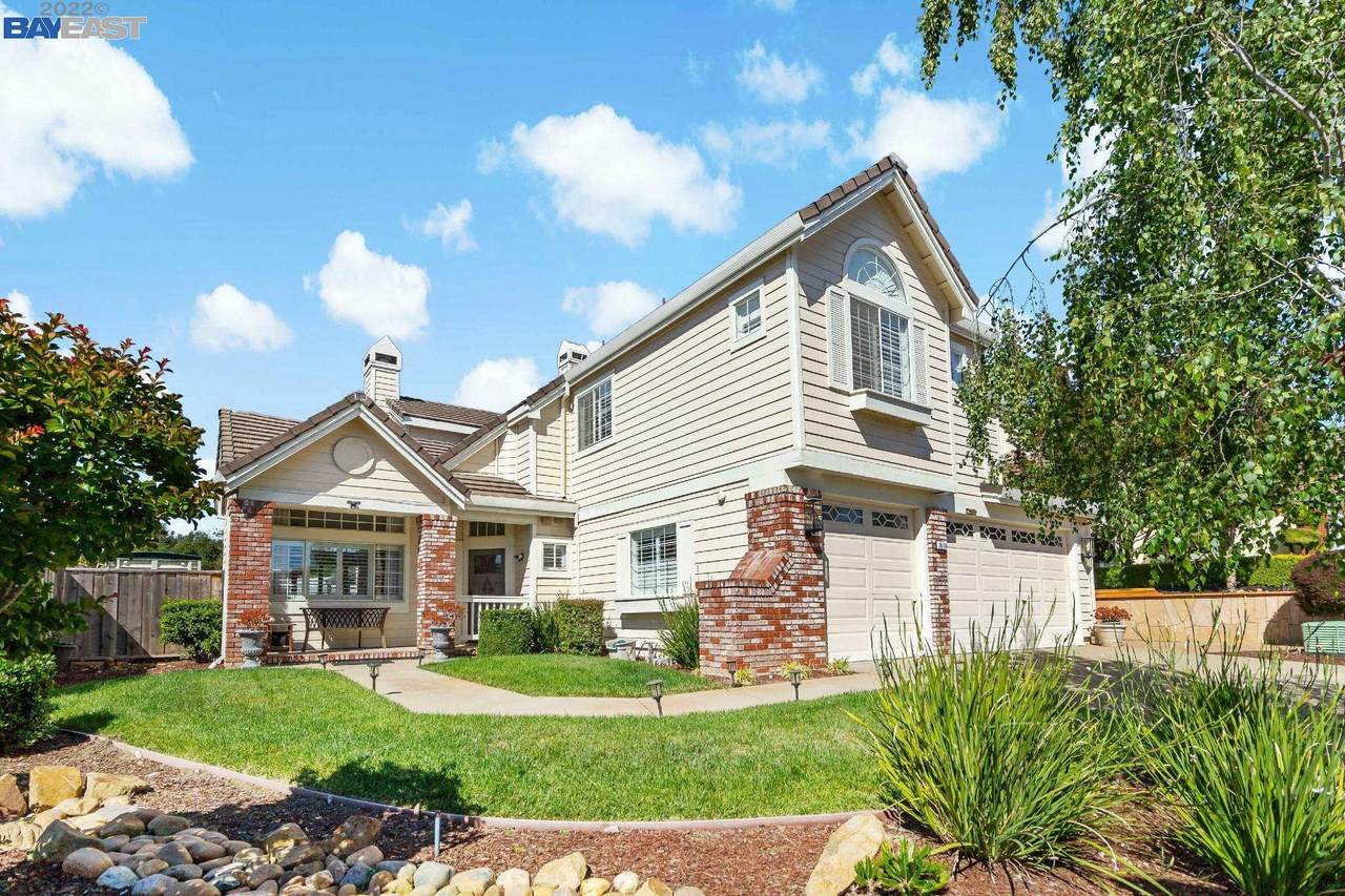 28100 Fox Hollow Dr - Photo 1