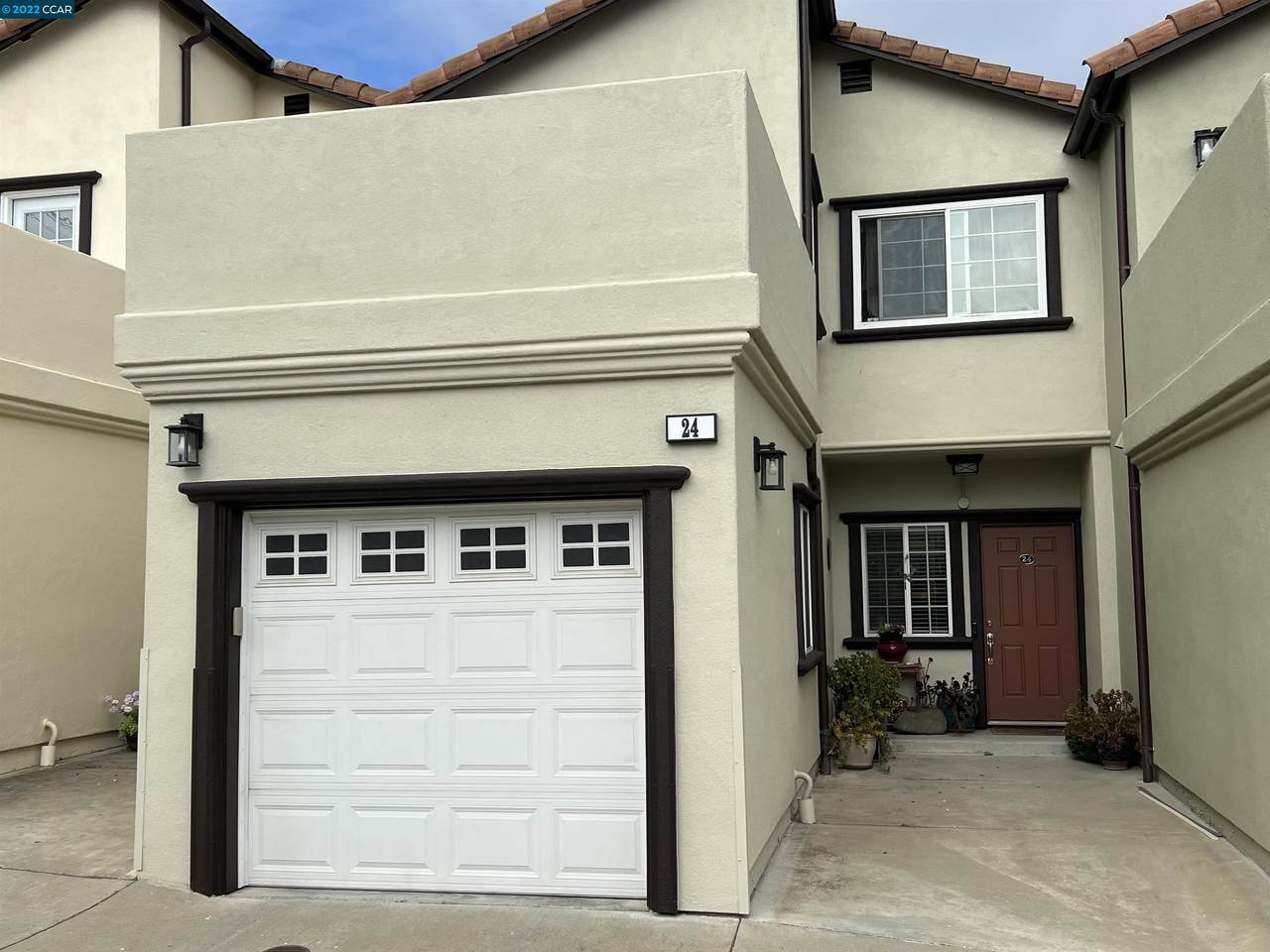 24 Yasemin Ct - Photo 1