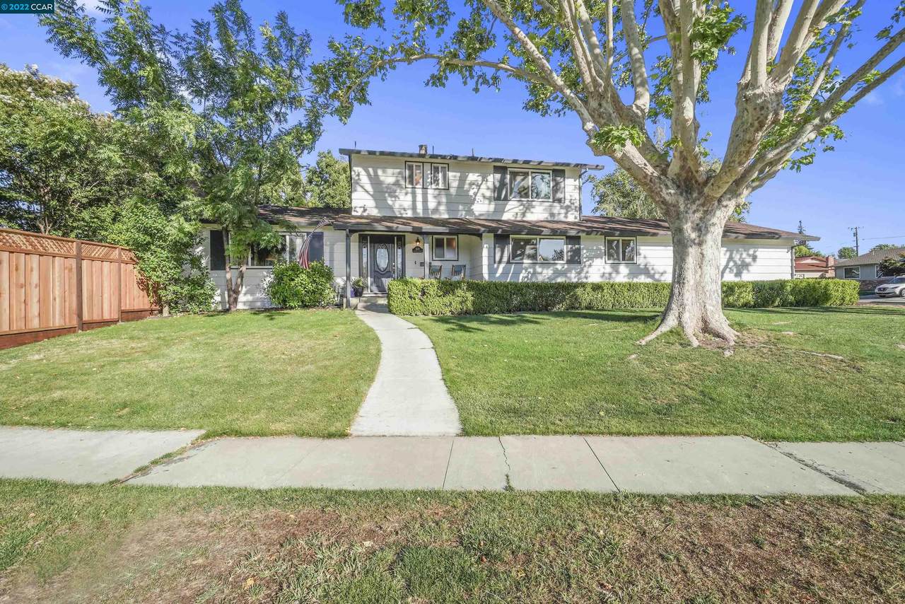 3340 Santa Paula Dr - Photo 1