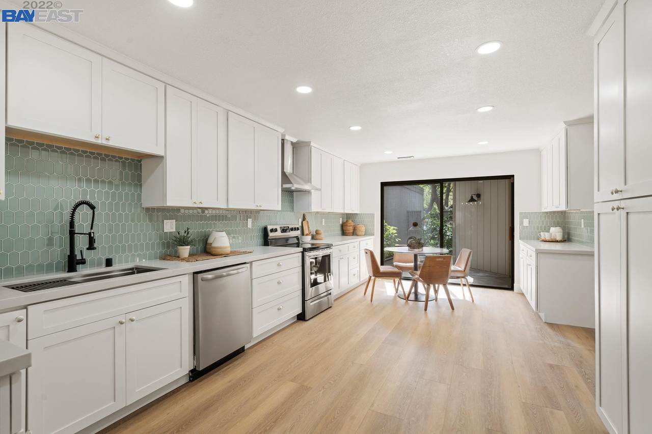 5360 Brookside - Photo 1