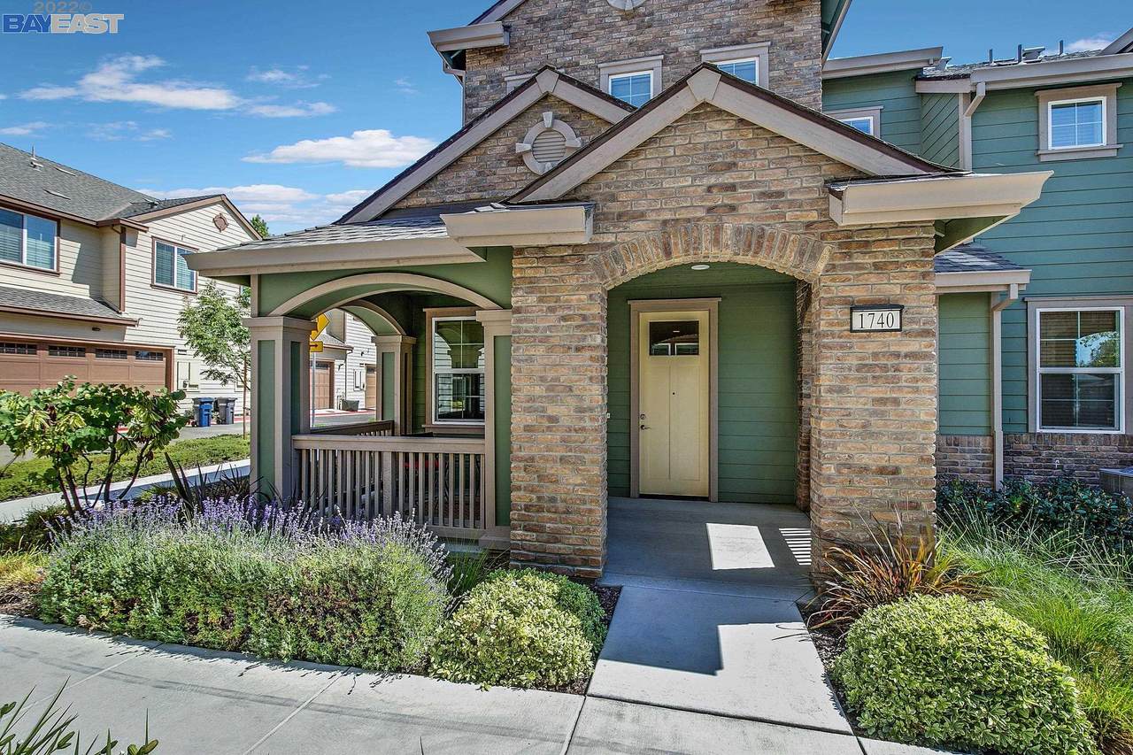 1740 Catalina Ct - Photo 1