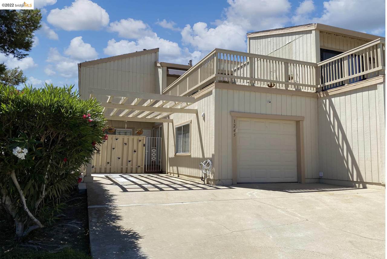 1245 Marina Cir - Photo 1