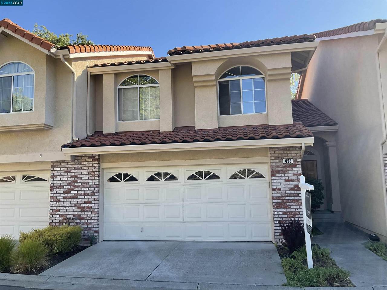 493 Clovercrest Ln - Photo 1