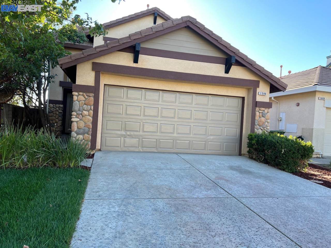 1599 Windsor Way - Photo 1