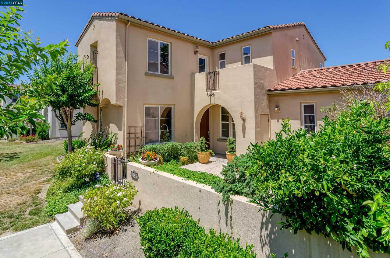2027 Cedarwood Loop - Photo 1