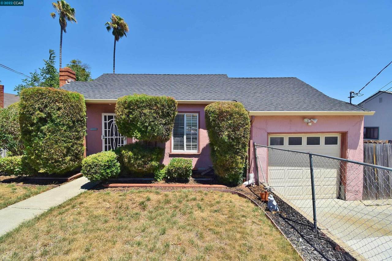2261 Acacia Dr - Photo 1
