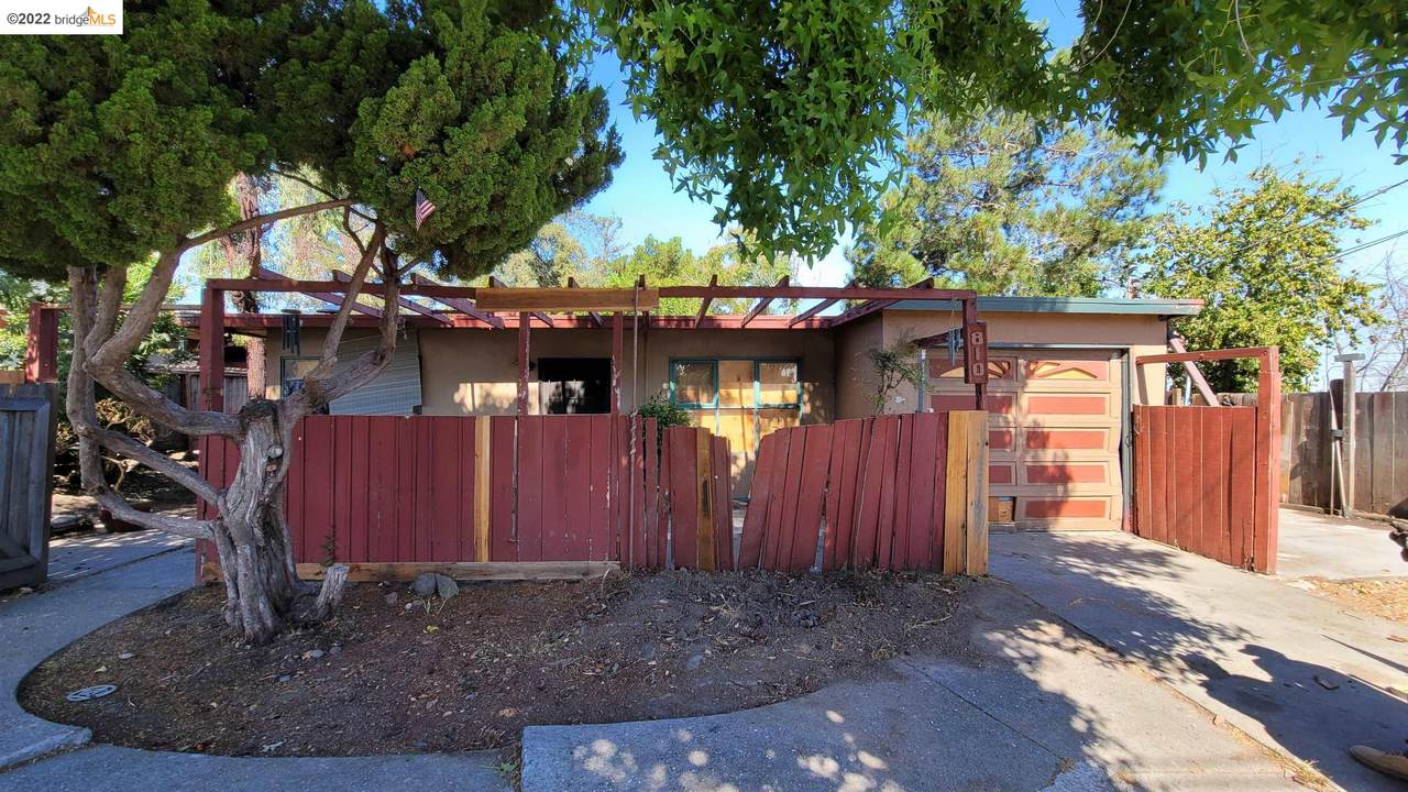 810 Patrick Dr - Photo 1