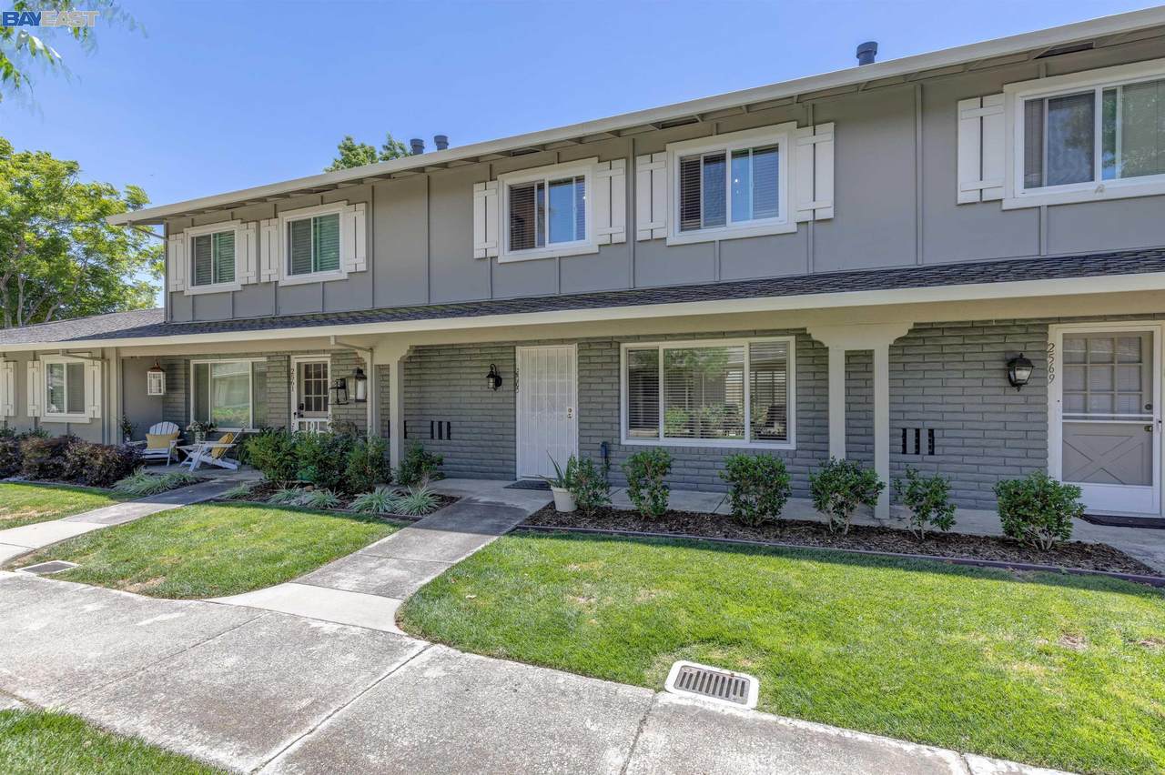 2565 Fountainhead Dr. - Photo 1