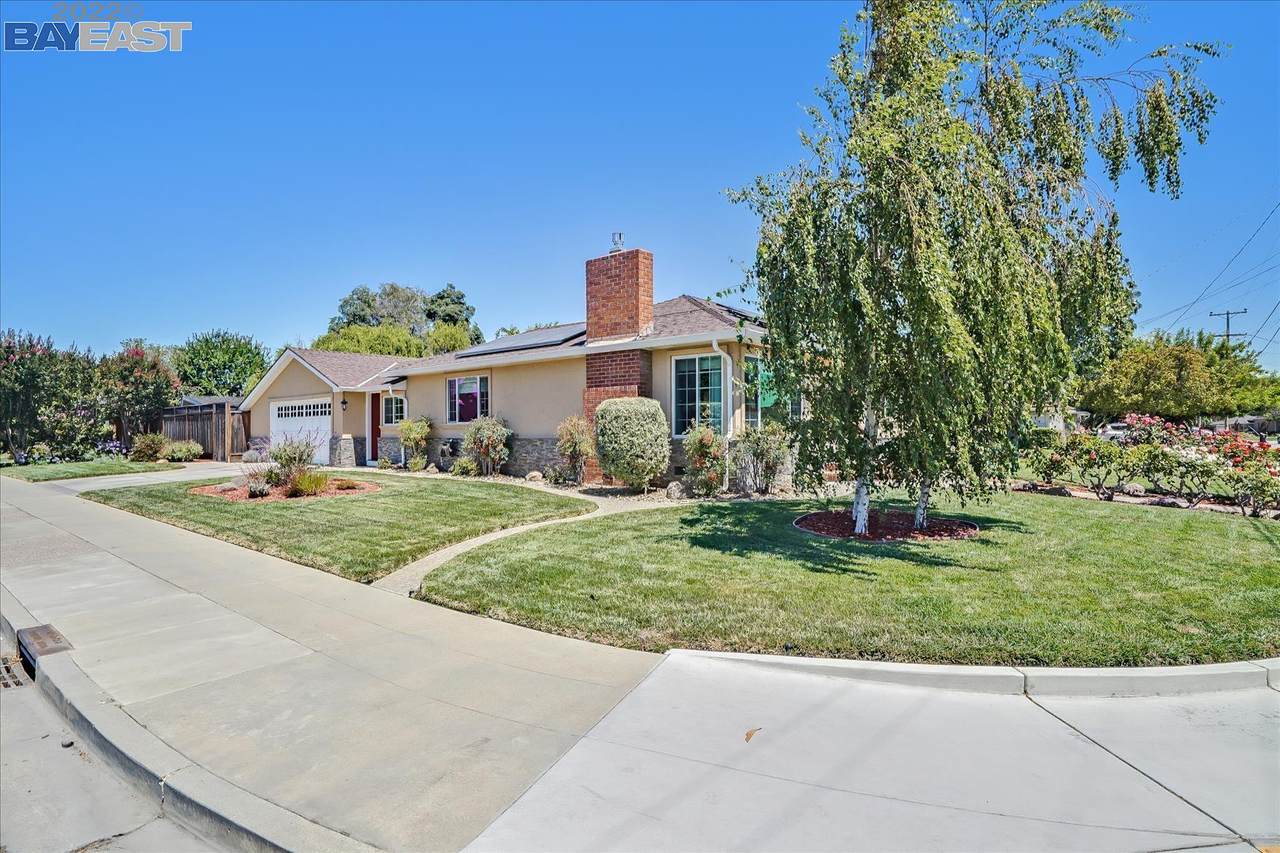 4797 Northdale Dr - Photo 1