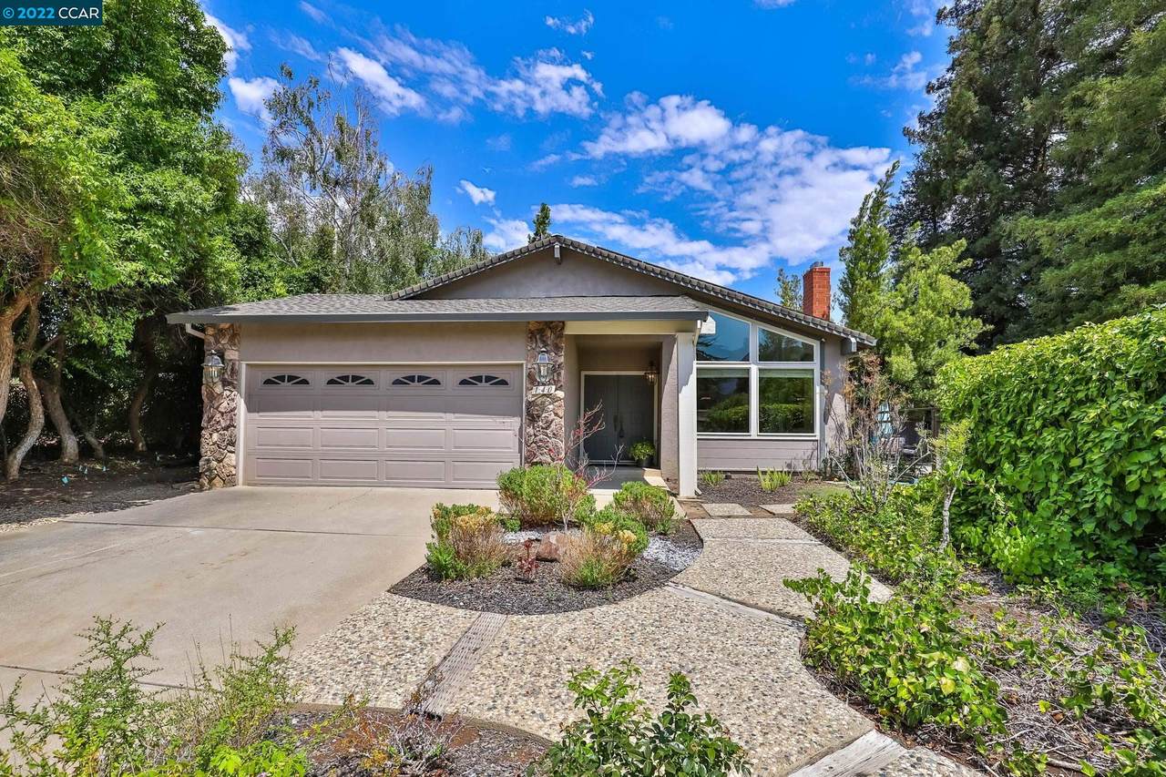 140 Mt Shasta Ct - Photo 1