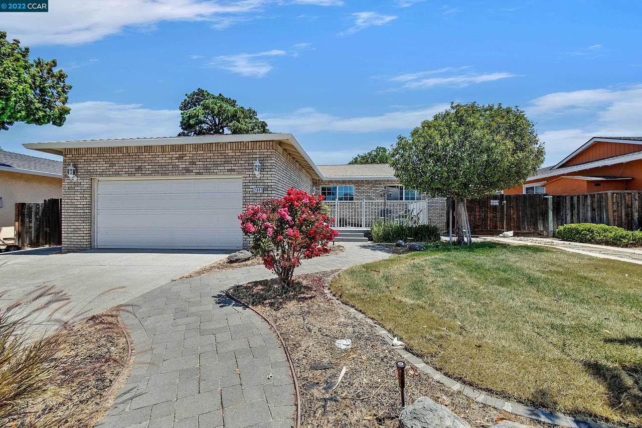2941 Francisco Way - Photo 1