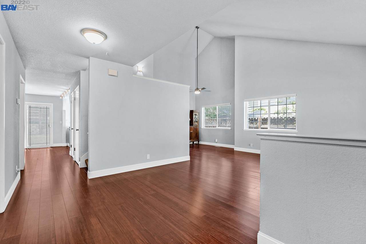 23245 Henry Ct - Photo 1