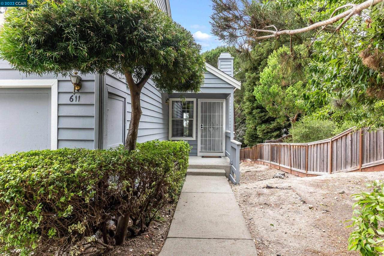 611 Primrose Ter - Photo 1