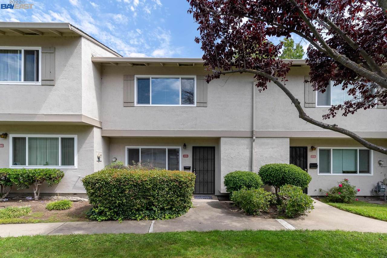 17543 Wickman Pl - Photo 1