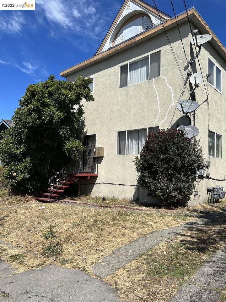 956 Apgar St - Photo 1