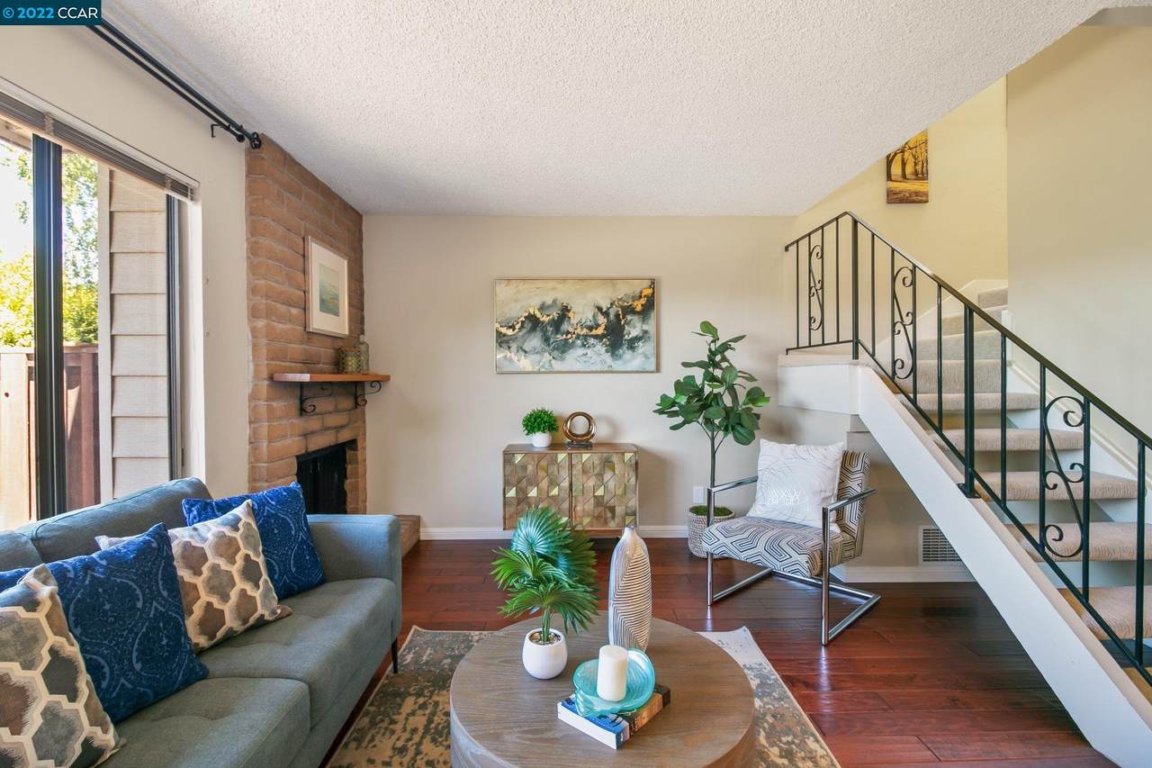 1134 Richmond - Photo 1
