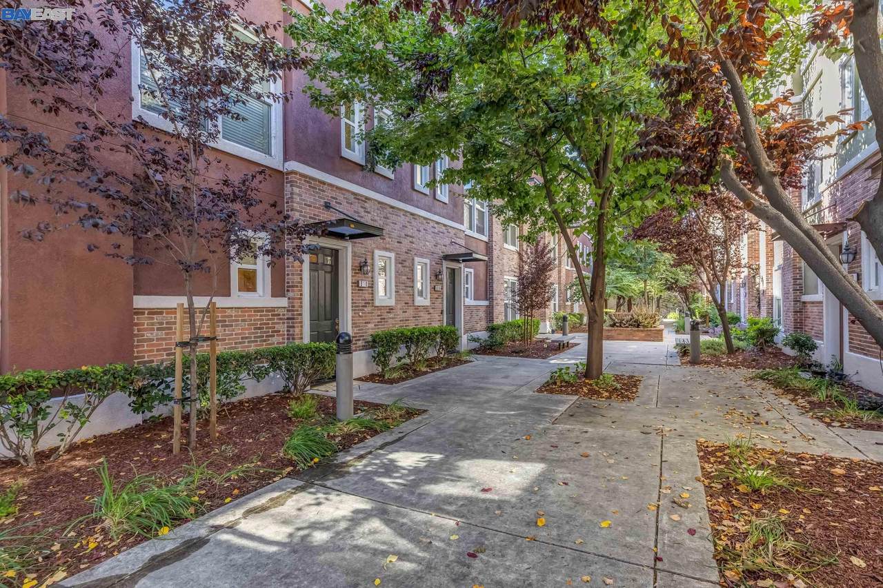 610 Plaza Pl - Photo 1