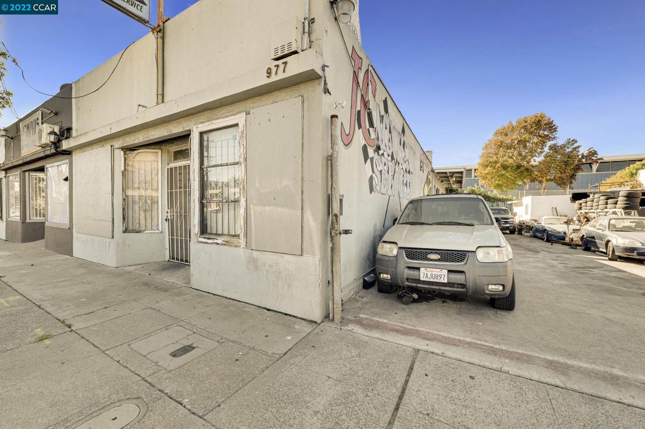 977 13Th St - Photo 1