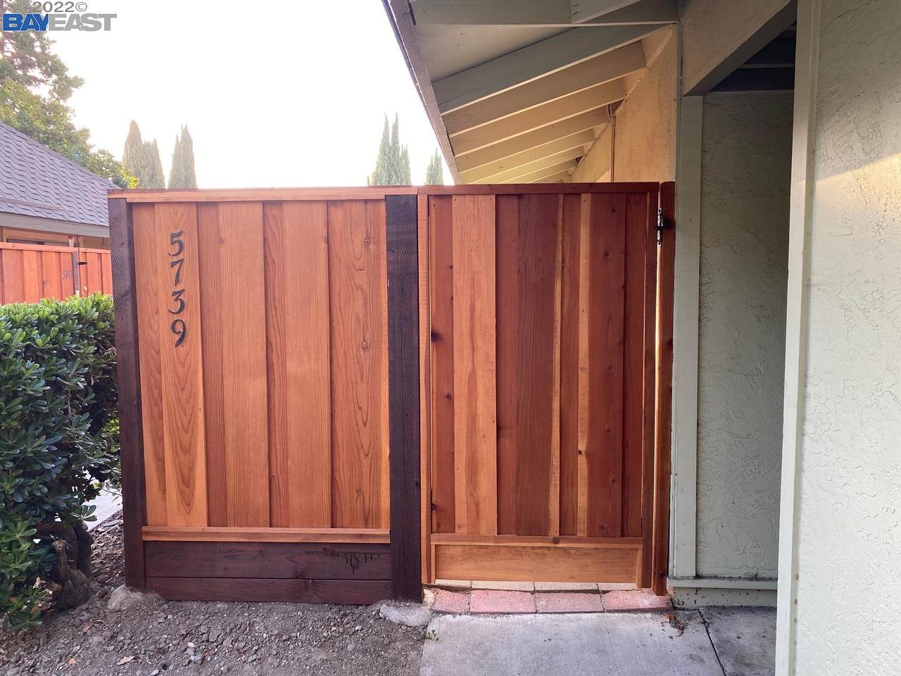 5739 Birch Ter - Photo 1