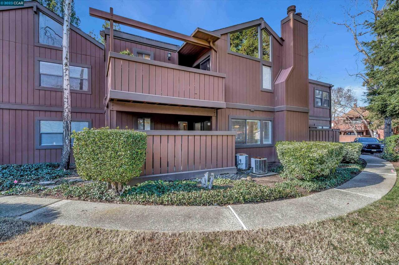 812 Camelback Place - Photo 1