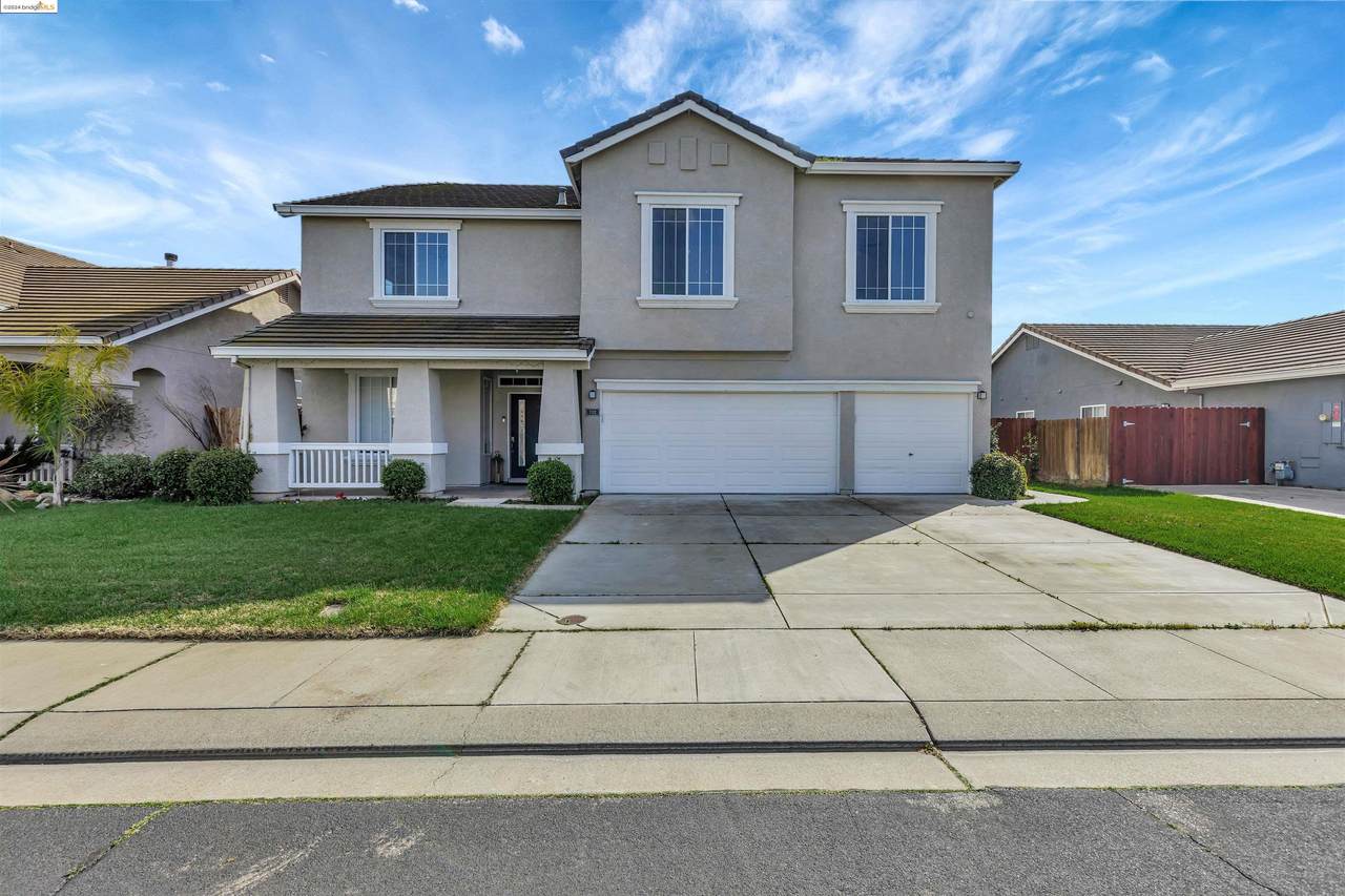 712 Wynyard Cir - Photo 1