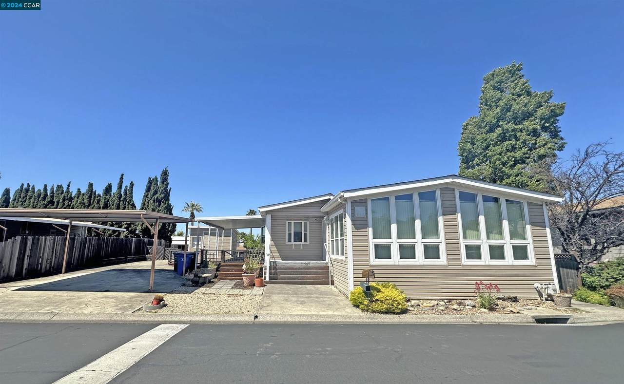 260 Sandstone Dr - Photo 1