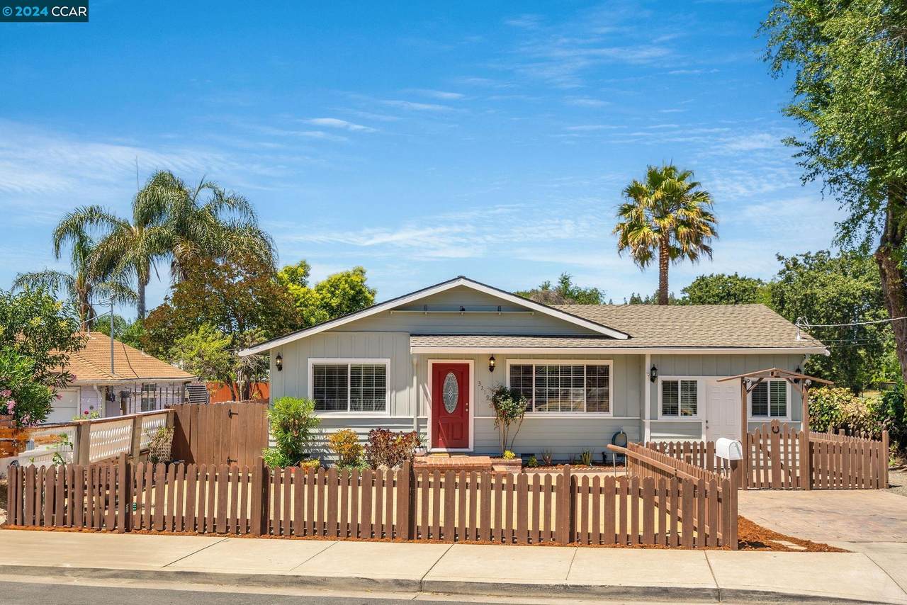 3219 Wren Ave - Photo 1