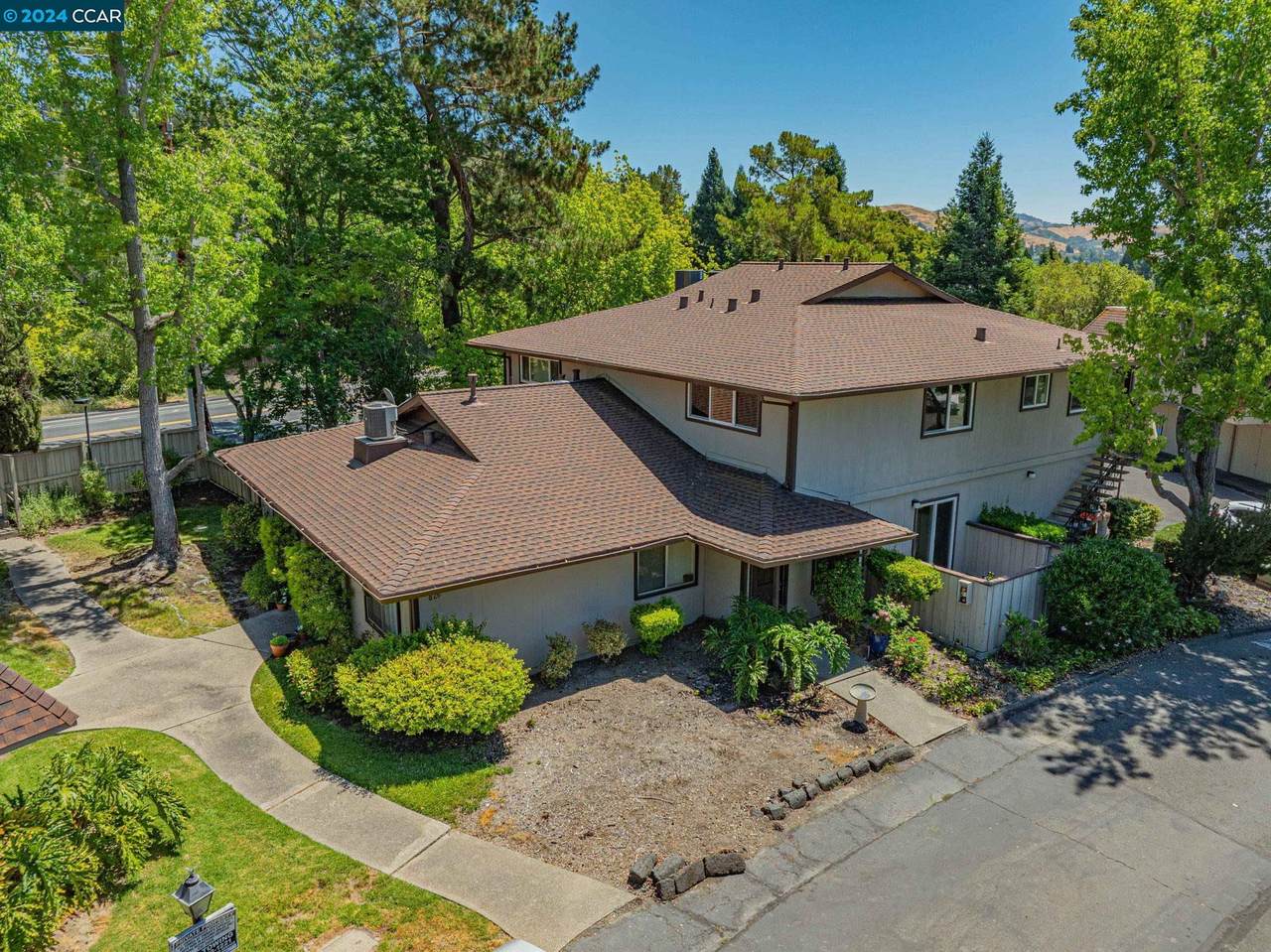 809 Villa Lane 3 - Photo 1