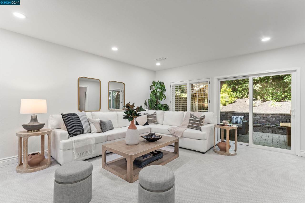 3670 Silver Oak Pl - Photo 1