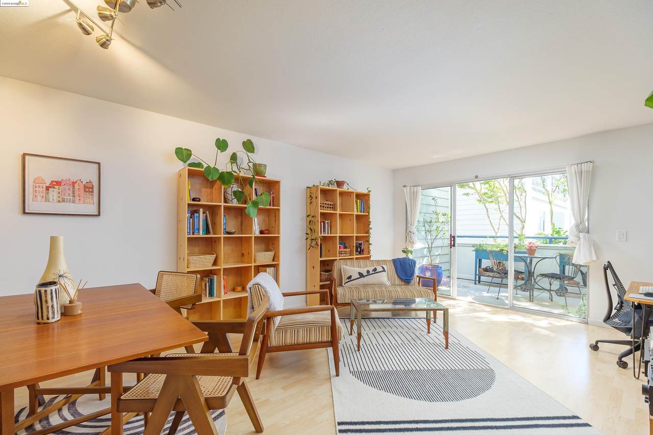 1203 Melville Sq 114 - Photo 1