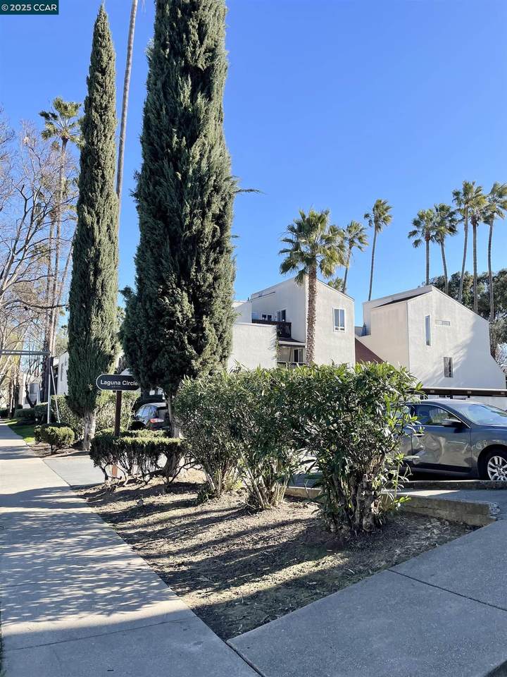 2200 Laguna Cir - Photo 1