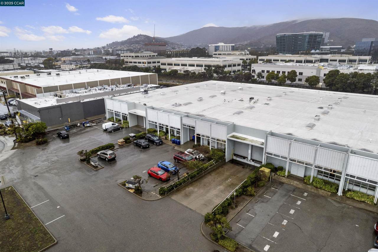 253 Harris Ave - Photo 1