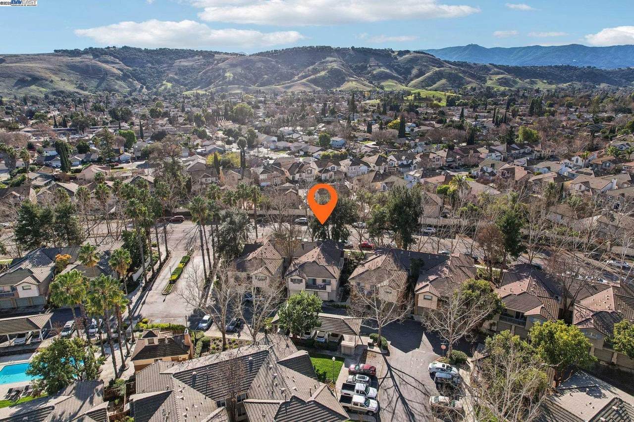 384 Ribbonwood Ave - Photo 1