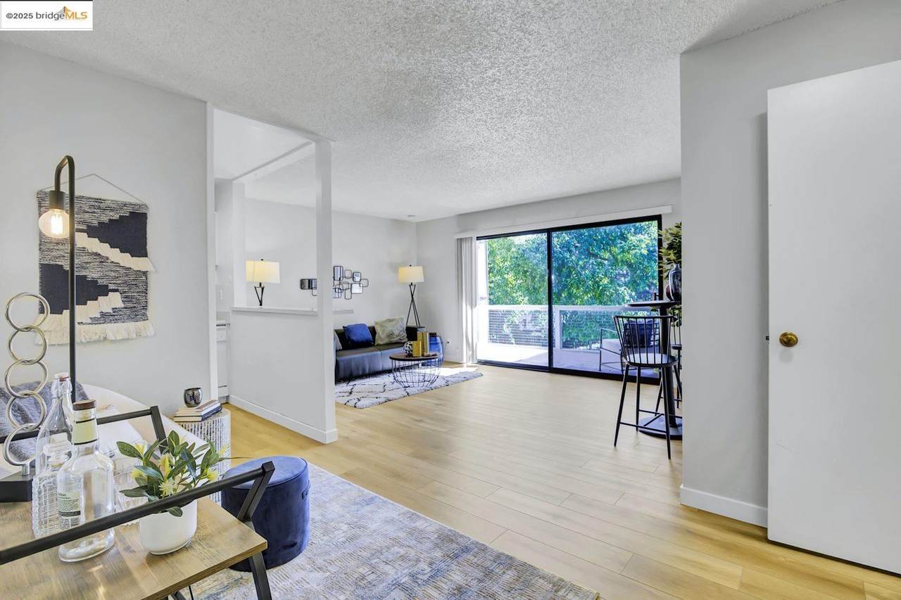 3 Admiral Dr F370 - Photo 1