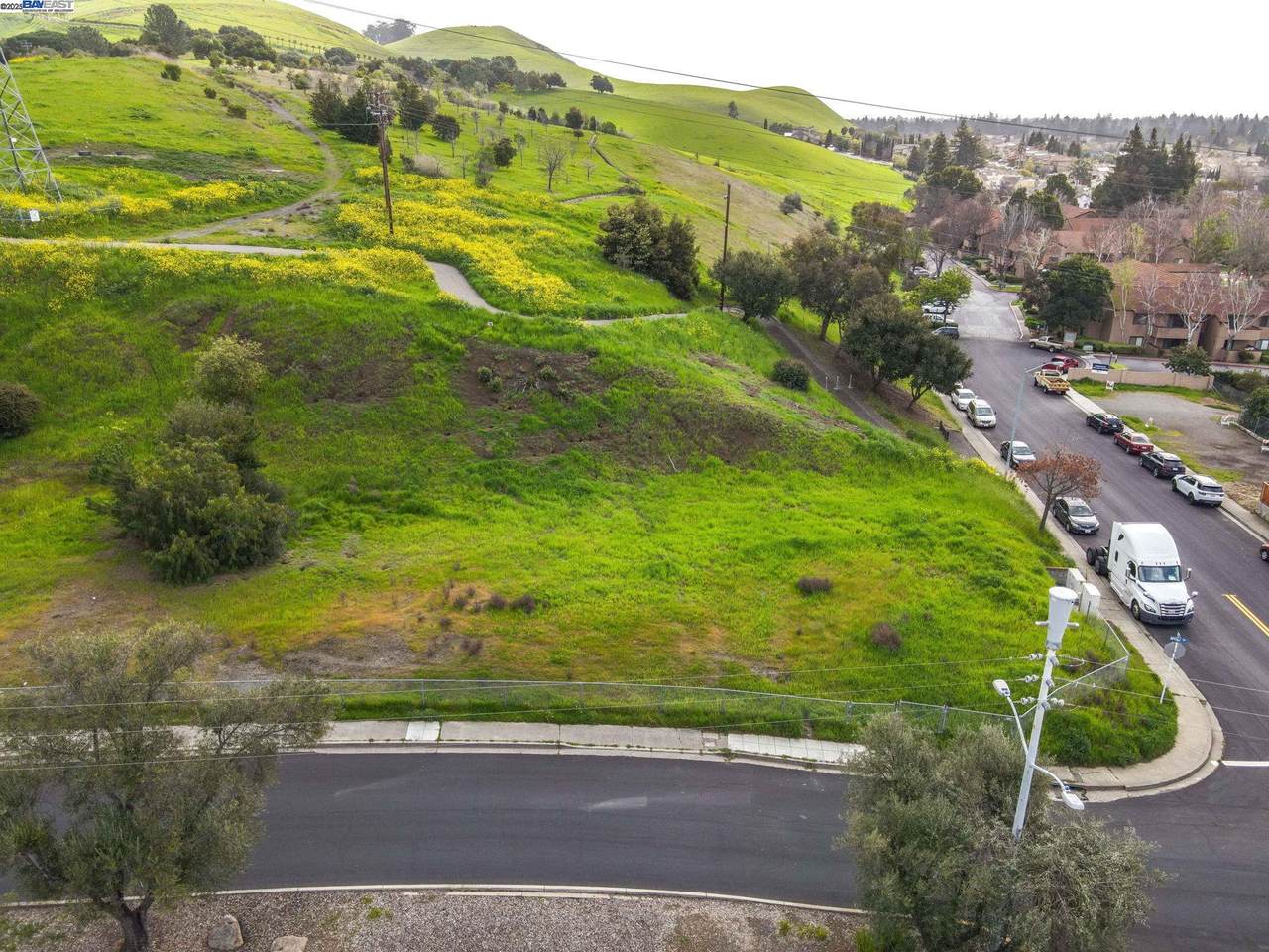 217 Appian Way - Photo 1