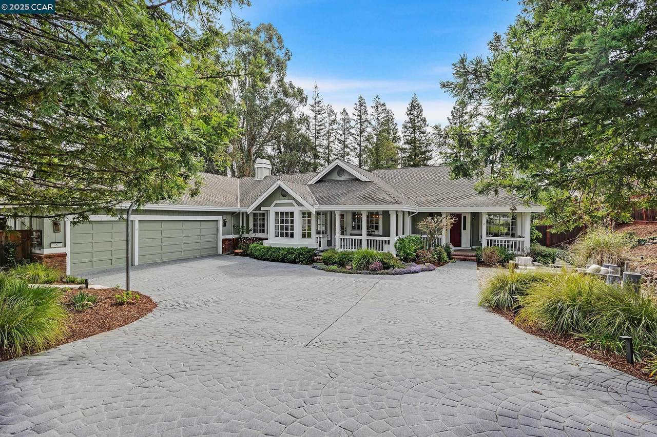 6 Elizabeth Ln - Photo 1