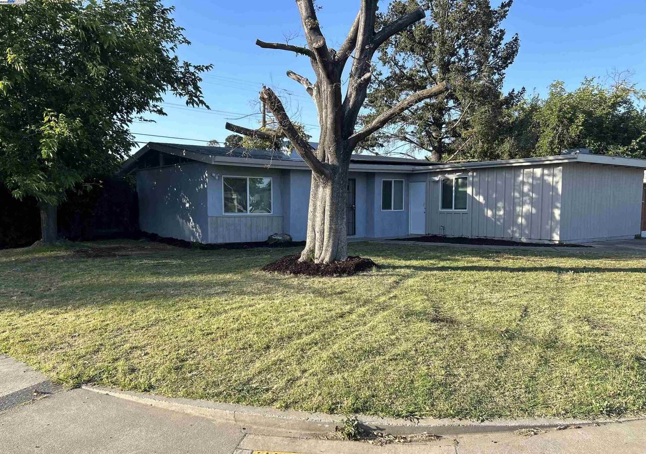 2371 Del Rio Dr - Photo 1